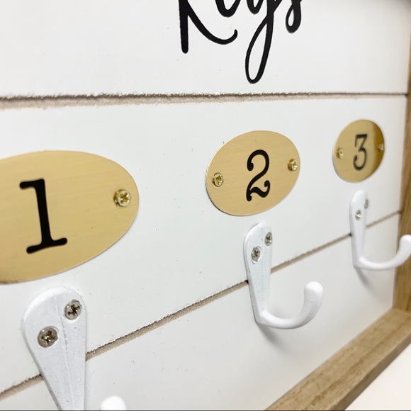 Crafty wooden shadow box key holder / rack / hooks - Picture 5 of 7